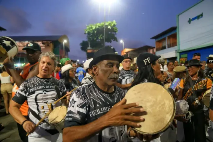 Bloco Fuzileiros da Fuzarca completa 90 anos e é destaque do Carnaval no bairro Madre Deus, em São Luís, que terá cerca de 90 atrações culturais.
