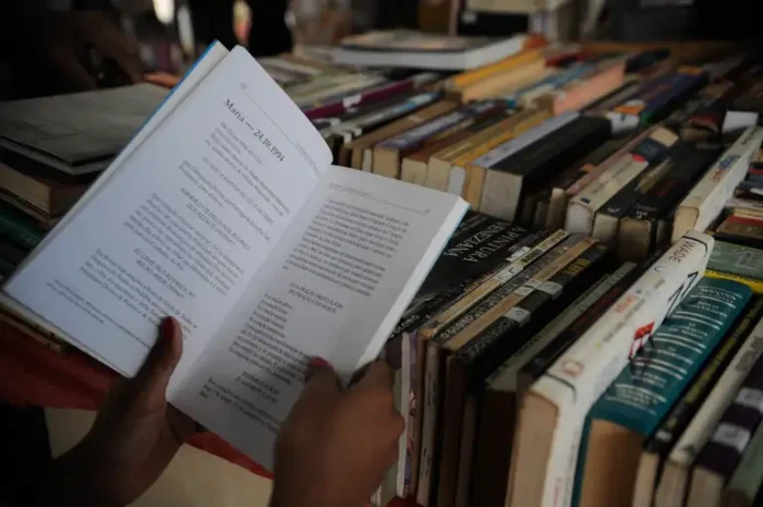 Prêmio Sesc de Literatura 2026 está com inscrições abertas até 2 de março para obras inéditas. Vencedores recebem R$ 30 mil, publicação do livro e participação em eventos culturais.
