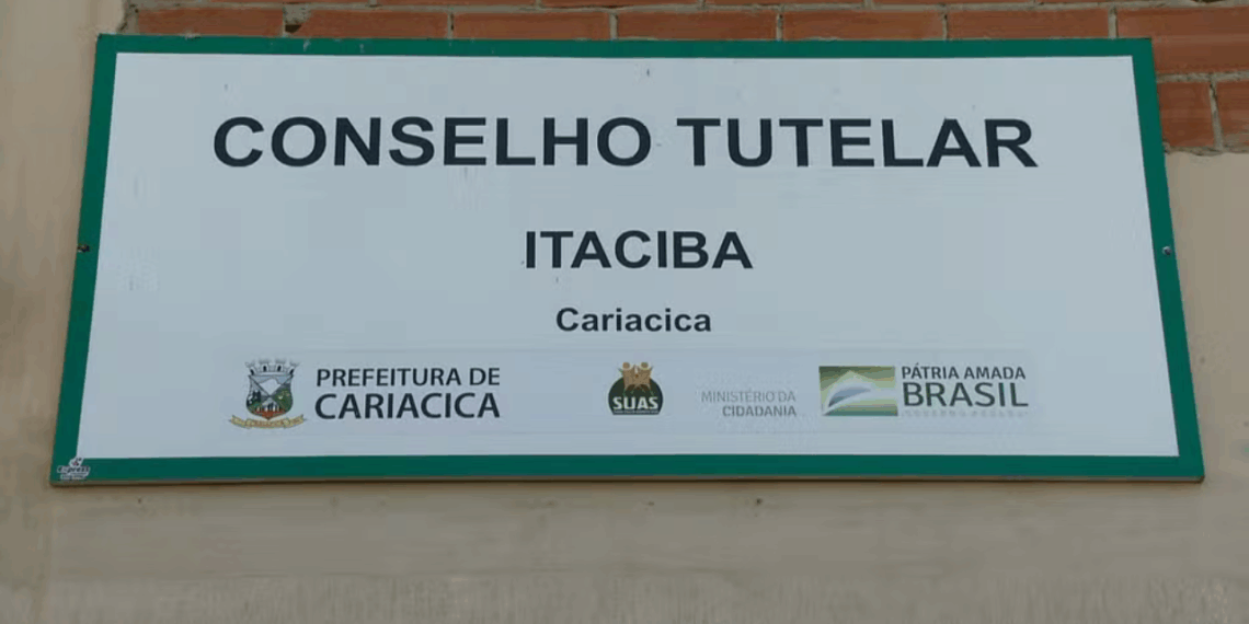 Bebê de 4 meses é internada com traumatismo craniano em Cariacica (ES). Polícia investiga se pai arremessou a criança durante discussão com a mãe.