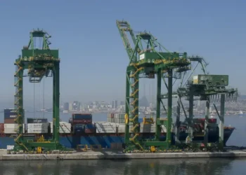 Portos do Brasil movimentaram 1,4 bilhão de toneladas em 2025, novo recorde do setor. Alta foi impulsionada por investimentos e maior demanda por minério, petróleo e contêineres.