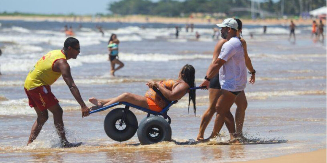 Projeto de Lei 799/2025 propõe a criação do Programa Estadual de Turismo Inclusivo no ES, com diretrizes para tornar destinos e serviços turísticos mais acessíveis a PCDs e pessoas neurodiversas.