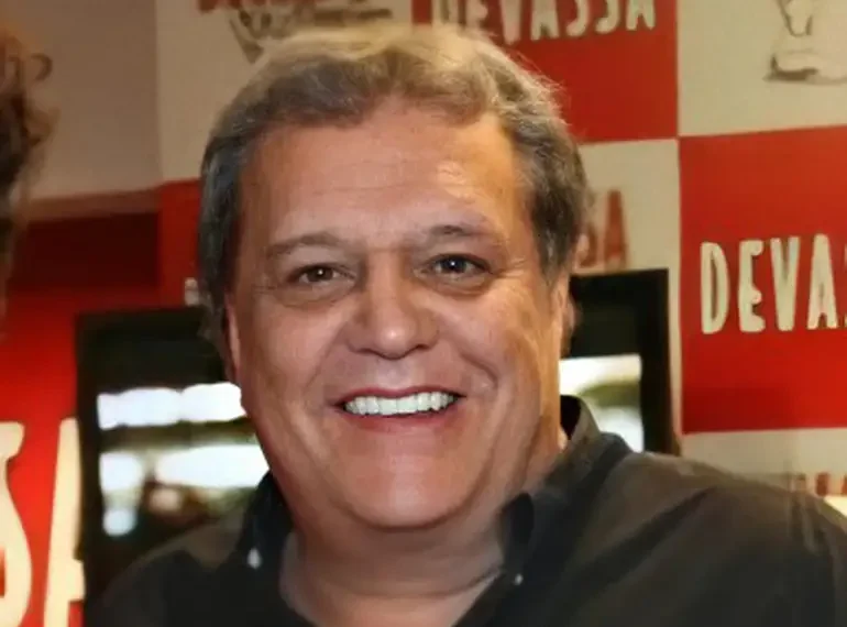 Morre aos 78 anos o ator e diretor Dennis Carvalho, responsável por sucessos como Vale Tudo, Anos Rebeldes e Sai de Baixo. Família não divulgou a causa da morte.