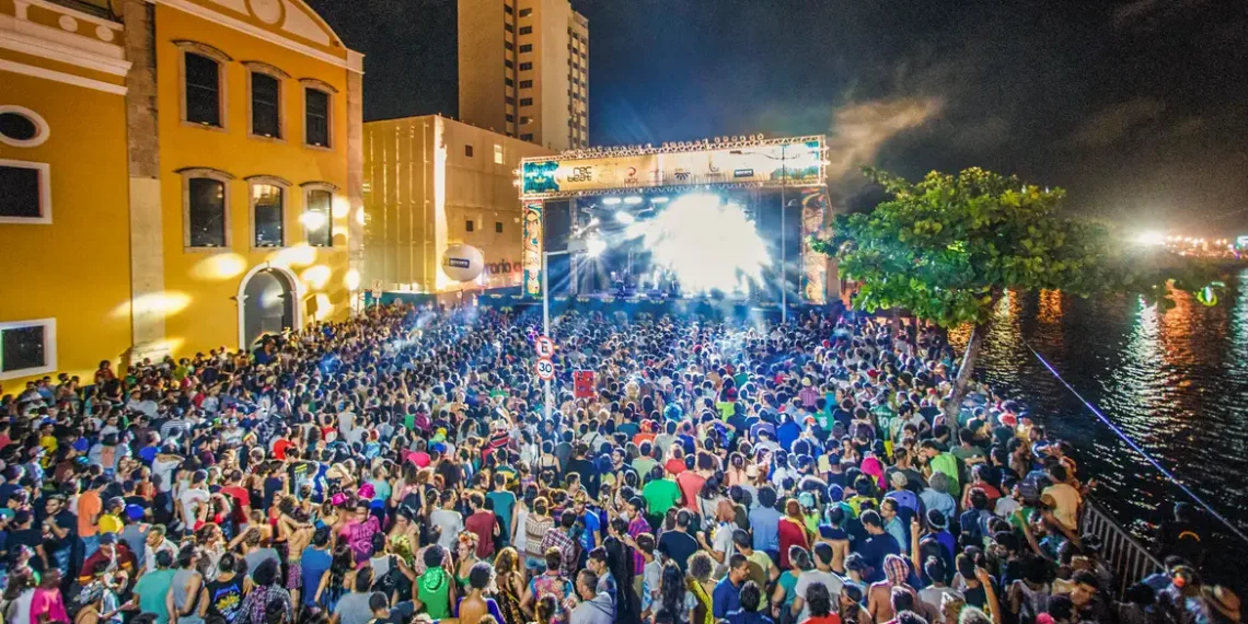 Rec-Beat comemora 30 anos no Carnaval do Recife com shows gratuitos, diversidade musical e estreia do projeto eletrônico Moritz no Cais da Alfândega.