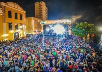 Rec-Beat comemora 30 anos no Carnaval do Recife com shows gratuitos, diversidade musical e estreia do projeto eletrônico Moritz no Cais da Alfândega.