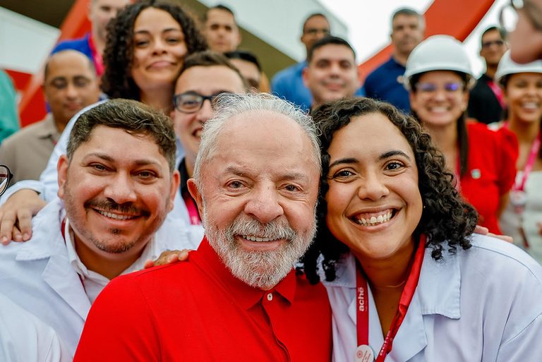 Semana Gov reúne ações do Governo do Brasil com queda no desmatamento, mais recursos para o SUS, investimentos no Butantan e reforço na educação.