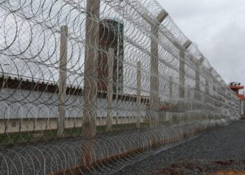 Lei Antifacção é aprovada na Câmara dos Deputados com penas de até 40 anos. Ministro da Justiça destaca endurecimento contra facções, bloqueio de bens e cooperação internacional.