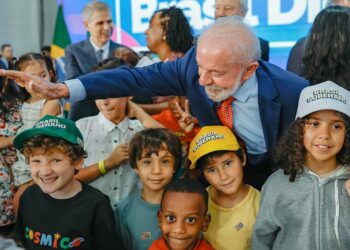 Lei nº 15.352/2026 fixa data de vigência do Estatuto Digital da Criança e do Adolescente, transforma a ANPD em agência reguladora e cria carreira específica para proteção de dados.