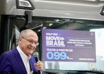 Programa Move Brasil completa um mês com R$ 1,9 bilhão em créditos aprovados para compra de caminhões novos e seminovos, impulsionando logística, competitividade e sustentabilidade.