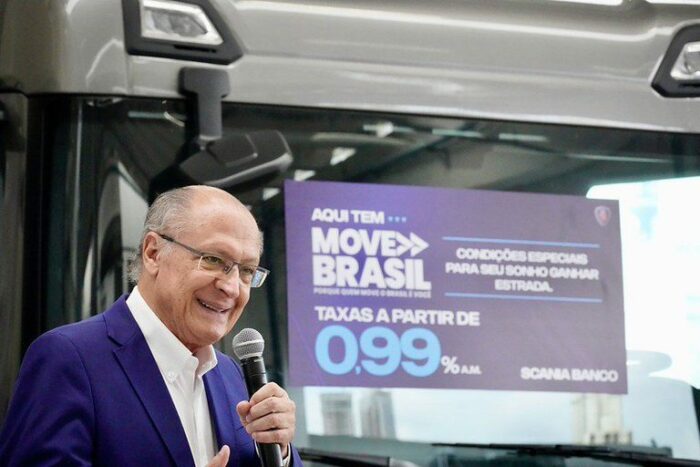 Programa Move Brasil completa um mês com R$ 1,9 bilhão em créditos aprovados para compra de caminhões novos e seminovos, impulsionando logística, competitividade e sustentabilidade.
