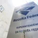 Alexandre de Moraes manda presidente da Unafisco depor após críticas a operação da Polícia Federal que investiga acessos ilegais a dados de ministros do STF.