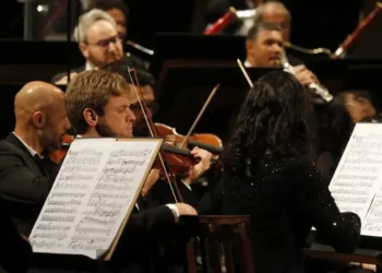 Orquestra da USP inicia pré-temporada 2026 com concertos gratuitos e repertório diverso, incluindo música afro-brasileira, clássicos e homenagens a compositores.