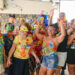 Centro de Convivência de Vitória promove baile de Carnaval para idosos, incentivando socialização, bem-estar e envelhecimento ativo.