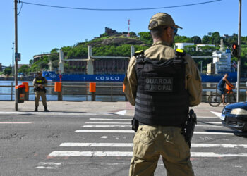 Carnaval 2026 provoca mudanças no trânsito do Centro de Vitória, com interdições em avenidas e ruas estratégicas. Guarda Municipal orienta uso de transporte público e aplicativos.