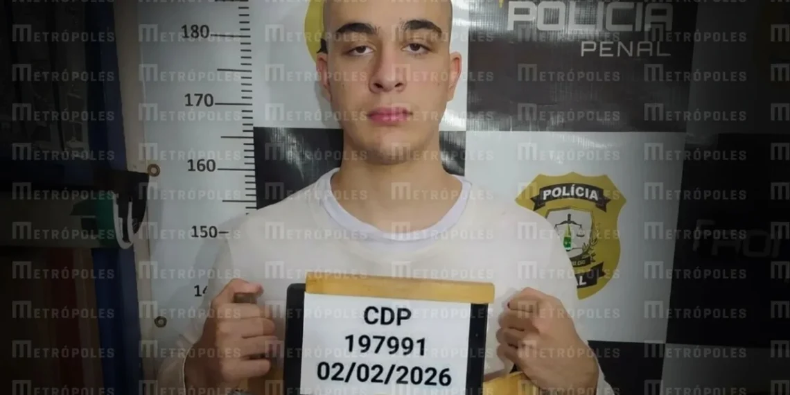 Piloto de 19 anos vira réu por homicídio doloso após morte de adolescente no Distrito Federal. Justiça mantém prisão preventiva enquanto caso segue em investigação.