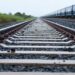Mato Grosso do Sul inicia construção de ferrovia de R$ 2,8 bilhões para escoar celulose até o Porto de Santos. Projeto deve gerar empregos e fortalecer a logística nacional.