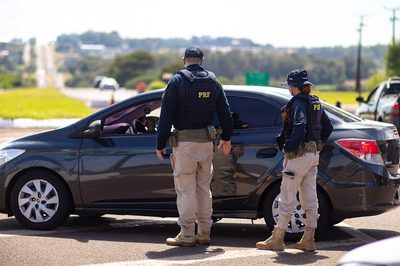 PRF contabiliza mais de 10,2 milhões de infrações nas rodovias federais em 2025. Excesso de velocidade lidera irregularidades e BR-101 está entre as mais críticas.