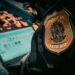 Polícia Federal deflagra Operação Somnus para investigar rede suspeita de crimes sexuais e divulgação de vídeos ilegais. Ação ocorre em cinco estados com prisões e apreensões.