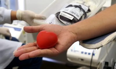 Ministério da Saúde reforça a importância da doação de sangue no pré-Carnaval, período em que os estoques caem e aumentam as demandas por transfusões.