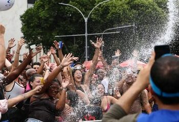 Operação “Tô de Olho na Folia” mobiliza órgãos federais para fiscalizar fantasias, bebidas, cosméticos e outros produtos vendidos no Carnaval, reforçando a segurança do consumidor.