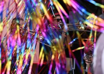 Carnaval se consolida como campo estratégico de pesquisa e políticas culturais, revelando impacto econômico, social e valor público da maior manifestação cultural do Brasil.