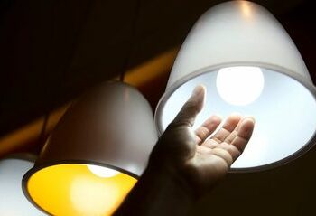 Novo Desconto Social na energia elétrica já atende mais de 4,1 milhões de famílias no Brasil, com redução média de 11,8% na tarifa. Medida integra o programa Luz do Povo e amplia a inclusão energética.