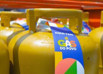 Programa Gás do Povo libera vale-recarga gratuito de gás de cozinha para 4,5 milhões de famílias inscritas no CadÚnico nesta segunda-feira.