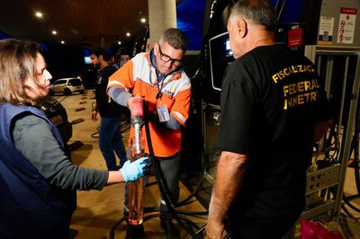 Inmetro e ANP lançam operação nacional para combater fraudes em postos de combustíveis, com fiscalização da qualidade, quantidade e segurança do abastecimento.