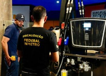 Operação Tô de Olho – Abastecimento Seguro detecta 362 irregularidades em postos de combustíveis em dois dias de fiscalização do Inmetro e da ANP em nove estados e no DF.