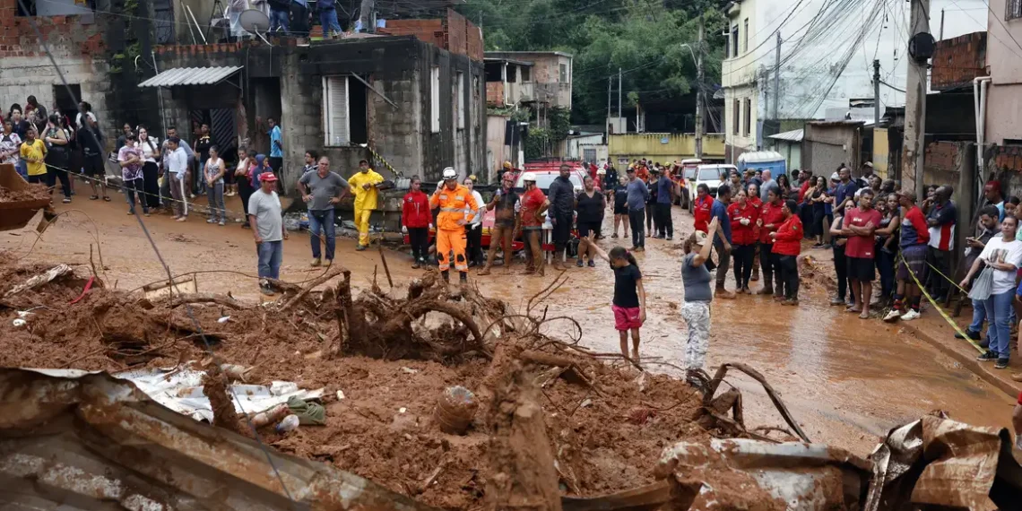 Prefeita de Juiz de Fora alerta que 25% da população vive em áreas de risco após chuvas que deixaram 64 mortos na Zona da Mata Mineira.