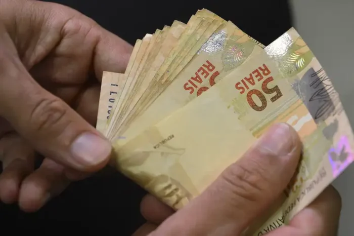 Isenção do Imposto de Renda para quem ganha até R$ 5 mil começa a valer em 2026 e já reflete no contracheque de fevereiro. Medida beneficia cerca de 16 milhões de brasileiros.