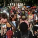 Carnaval 2026 no Rio registra 458 prisões, apreensão de adolescentes e recuperação recorde de celulares. Fiscalização multou camarotes e combateu bebidas falsificadas.