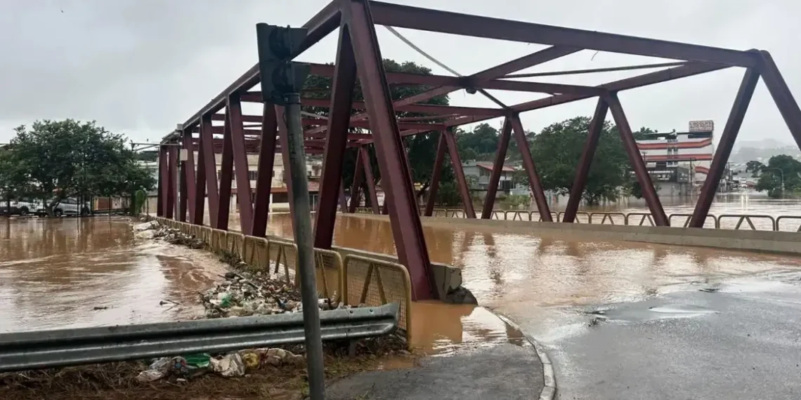Governador Romeu Zema alerta para golpes via PIX e orienta que doações às vítimas das chuvas em MG sejam feitas apenas por canais oficiais do governo.