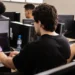 Programa Hackers do Bem abre 25 mil vagas em cursos gratuitos de cibersegurança para 2026, diante do déficit de profissionais no Brasil e no mundo.