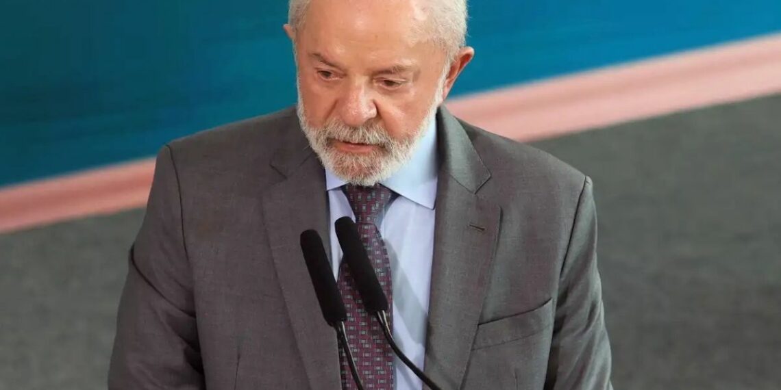 Lula participa da Cúpula da Celac em Bogotá para debater integração regional, segurança alimentar e cenário político na América Latina.