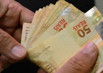 INSS antecipa 13º salário de 2026 para abril e maio e libera mais de R$ 78 bilhões a beneficiários. Veja calendário, quem tem direito e quem fica de fora.