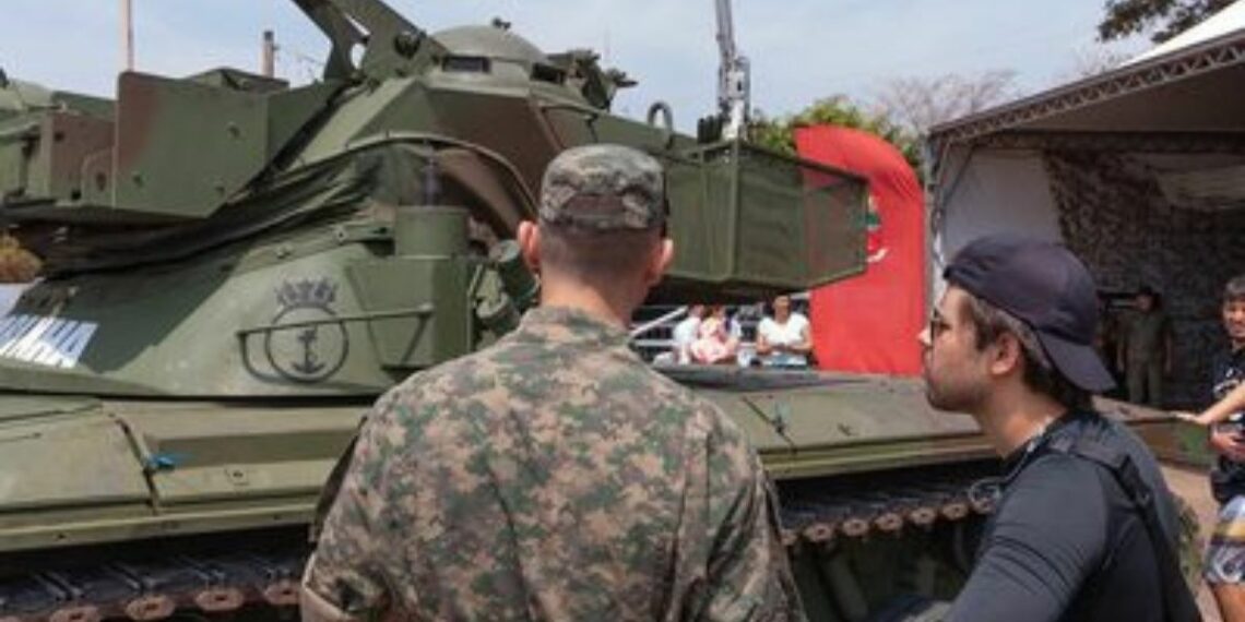 Ministério da Defesa lança programa para capacitar e inserir militares temporários no mercado de trabalho após o serviço ativo.
