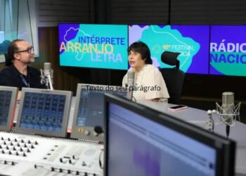 Rádio Nacional lança série “90 anos em 90 histórias” com episódios diários até setembro, resgatando a trajetória da emissora com entrevistas e acervo histórico.
