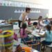 Nova lei sancionada por Lula define estrutura mínima para escolas públicas e inclui combate à violência contra mulheres no currículo.