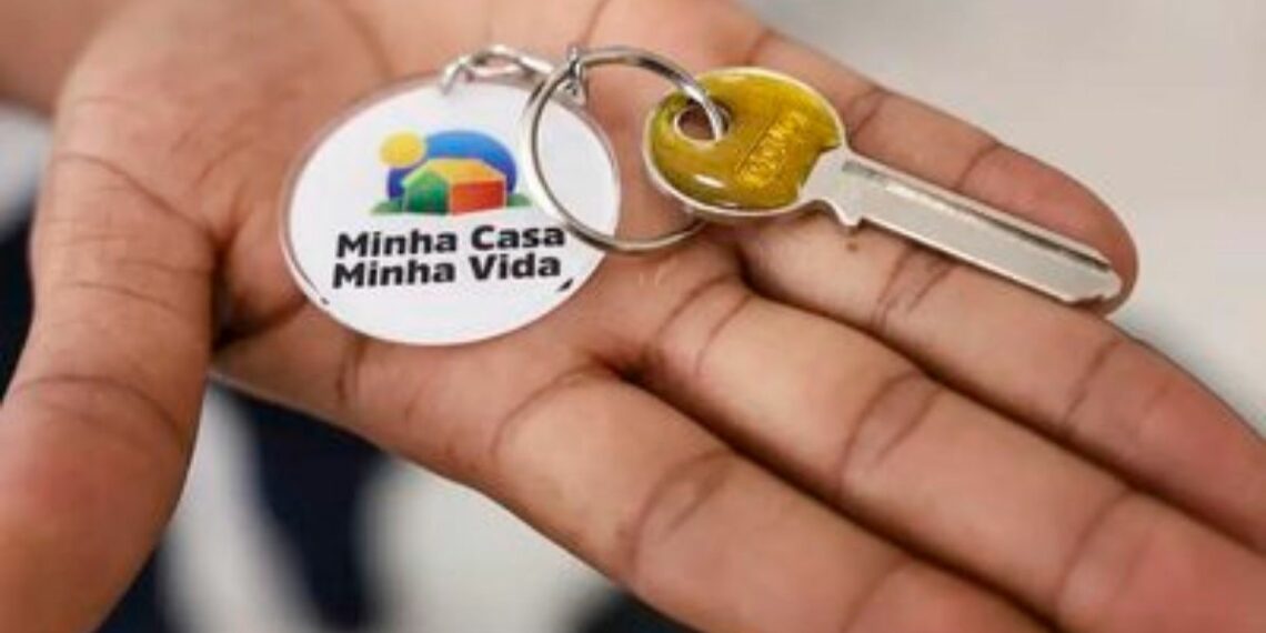 Conselho do FGTS amplia renda e teto de imóveis do Minha Casa, Minha Vida. Mudanças reduzem juros e devem beneficiar mais de 120 mil famílias no Brasil.