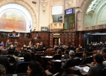 TRE-RJ fará nova contagem de votos das eleições de 2022 após cassação de Rodrigo Bacellar. Medida pode mudar composição da Alerj e cenário político no estado.