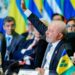 Lula propõe cinco eixos de cooperação entre América Latina e África em fórum na Colômbia, com foco em fome, clima, energia, IA e comércio.