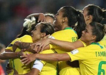 Governo envia projeto ao Congresso com regras para a Copa do Mundo Feminina de 2027 e prevê prêmio a jogadoras brasileiras que participaram de torneio em 1988.