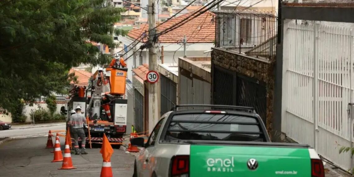 Justiça Federal suspende processo de caducidade do contrato da Enel São Paulo. Decisão aponta possível violação ao devido processo legal na Aneel.