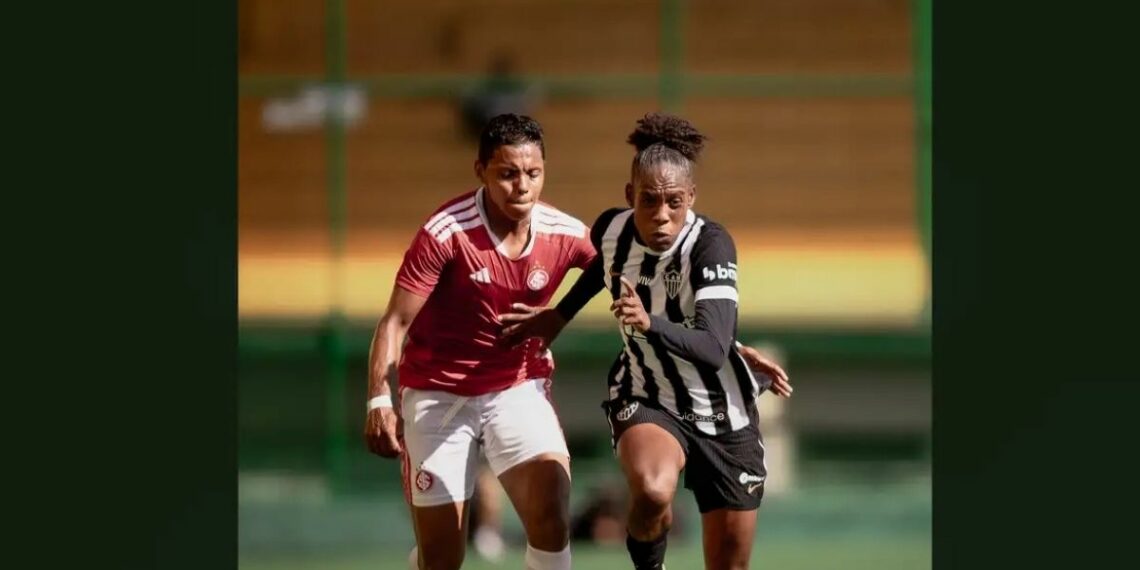 Internacional vence Atlético-MG por 1 a 0 no Brasileirão Feminino, chega à segunda vitória e sobe para o quinto lugar na tabela.