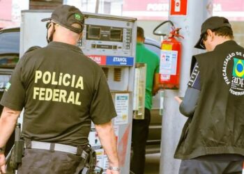 Operação Vem Diesel mobiliza Polícia Federal, Senacon e ANP para investigar aumento irregular no preço dos combustíveis em 11 estados e no DF; distribuidoras já foram autuadas.