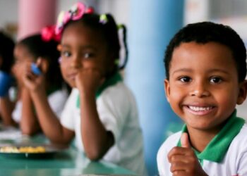 Brasil registra melhora nos indicadores de nutrição infantil e redução da fome entre crianças e adolescentes, segundo dados do IBGE e ações do governo federal.