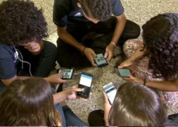 ECA Digital entra em vigor no Brasil e cria regras para proteger crianças e adolescentes em plataformas digitais.