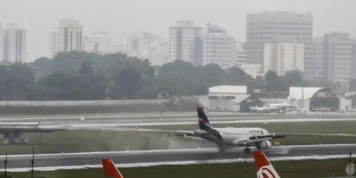 Defesa Civil de SP alerta para pancadas de chuva entre quinta (26) e sexta (27), com risco de alagamentos e enxurradas em várias regiões do estado.