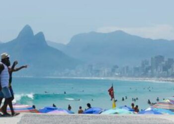 Brasil recebe mais de 2,6 milhões de turistas internacionais no primeiro bimestre de 2026. Dados mostram crescimento de visitantes da Europa e América do Sul.