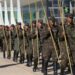 Ministério da Defesa define cotas para negros, indígenas e quilombolas em concursos militares, com percentuais e regras de validação.
